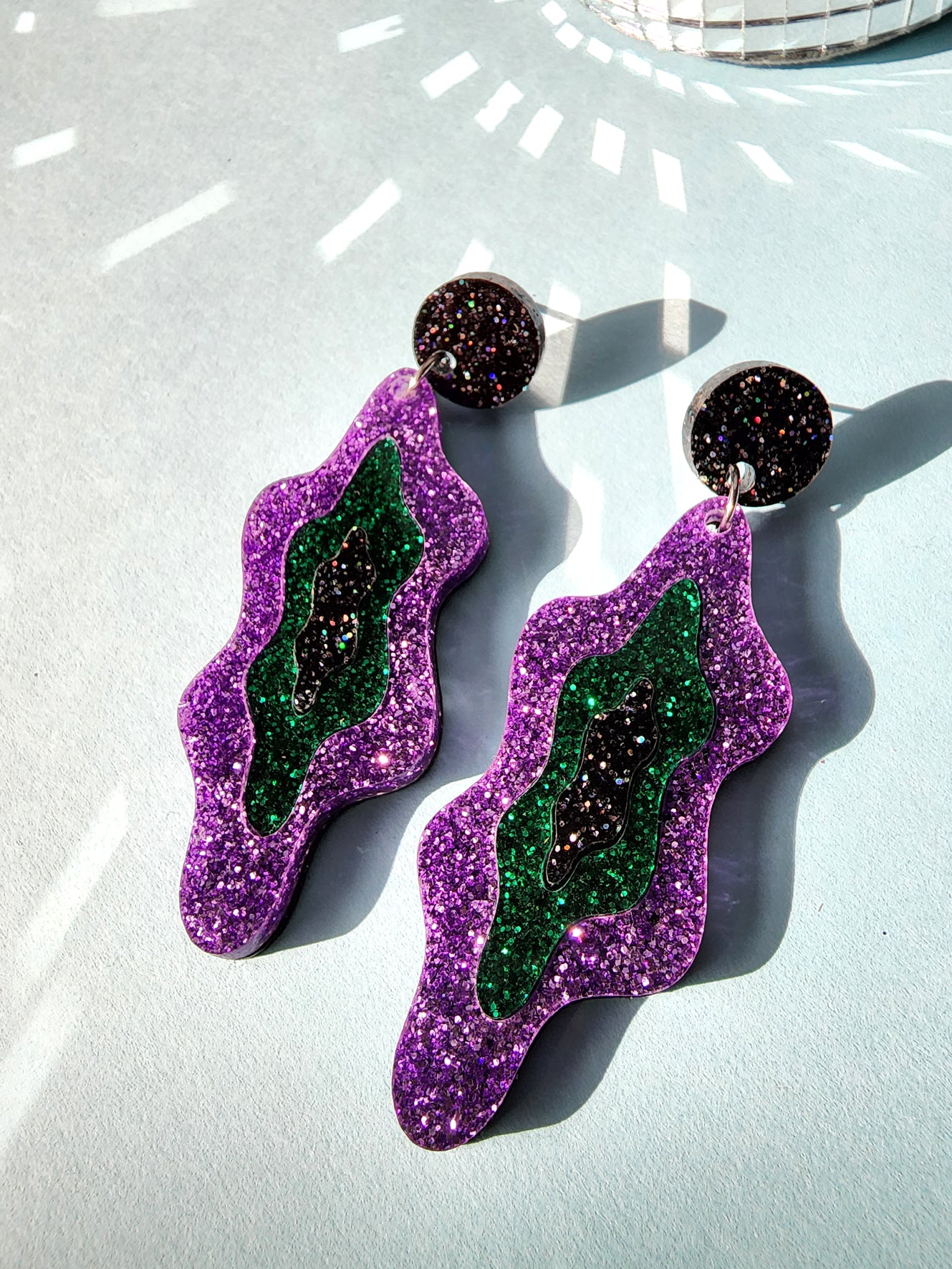 LELLIE MELTS // LILAC GLITTER & BLACK GLITTER STUD